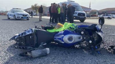 Aksaray ilinde motosiklet ve otomobilin çarpışması sonucu motosiklet sürücüsü yaralandı.
