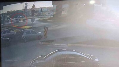 Manavgat ilçesindeki bir trafik kazasında otomobil ile motosiklet çarpıştı ve