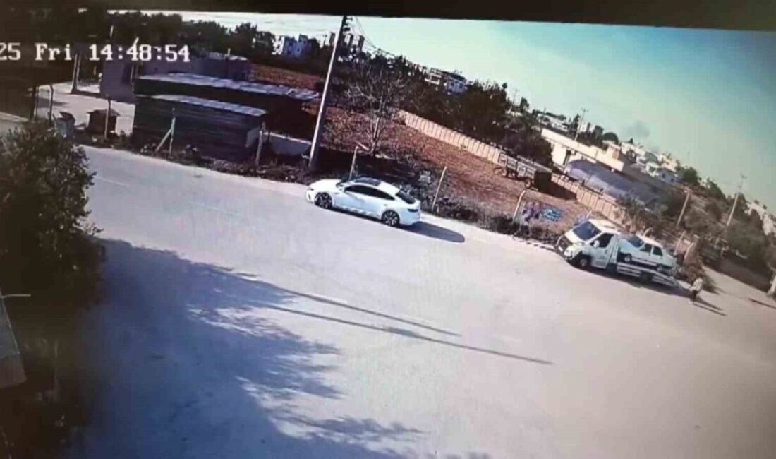 Adana’da suç kaydı bulunan bir şahıs, çekici sürücüsünün aracı indirirken