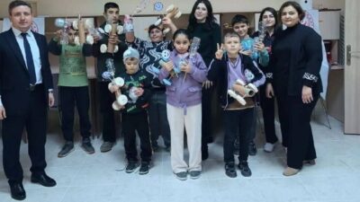 Çorum’un İskilip ilçesinde gerçekleştirilen organizasyonda özel öğrenciler, geri dönüştürülebilir malzemelerle