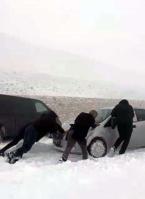 Erzurum’un yüksek kesimlerinde meydana gelen kar yağışı, yaşamı olumsuz yönde