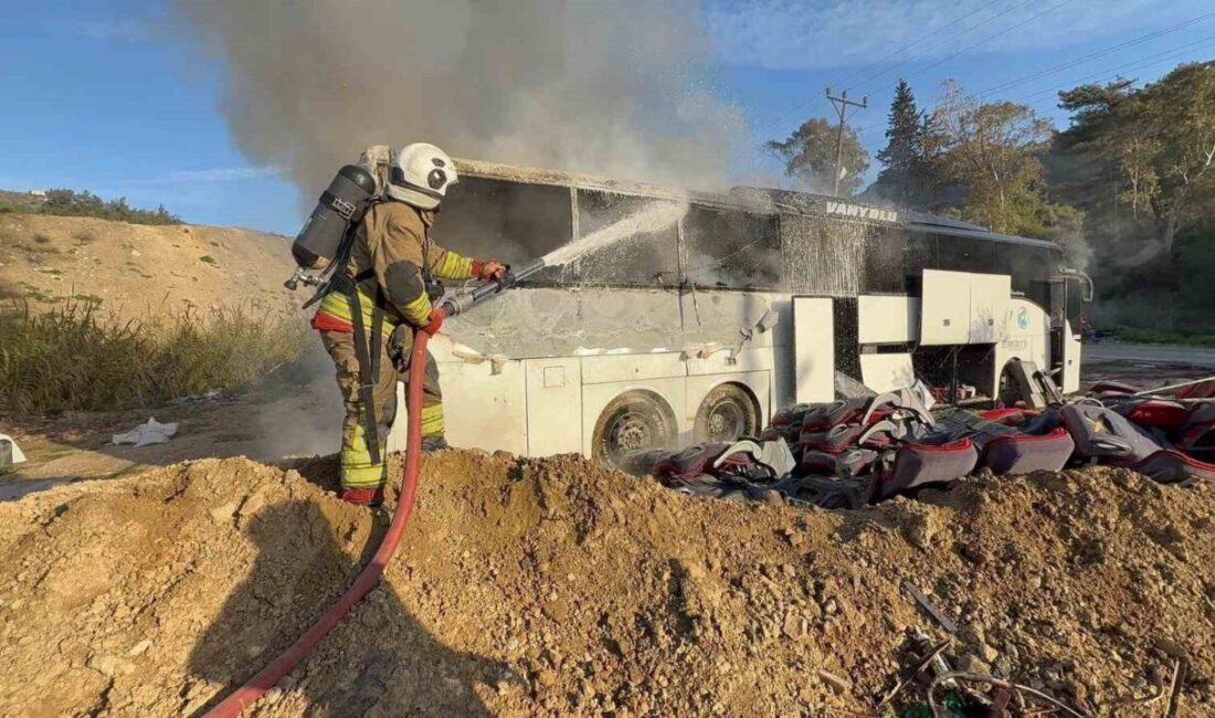 Hatay’da, Antakya ilçesi Dikmece Mahallesi’nde bir tamir atölyesinde park halindeki