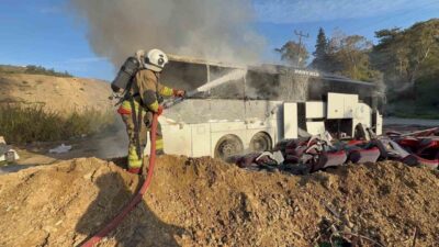Hatay’da, Antakya ilçesi Dikmece Mahallesi’nde bir tamir atölyesinde park halindeki