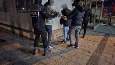 Adana’da, Narkotik Suçlarla Mücadele Şube Müdürlüğü ekipleri, Seyhan ilçesine bağlı