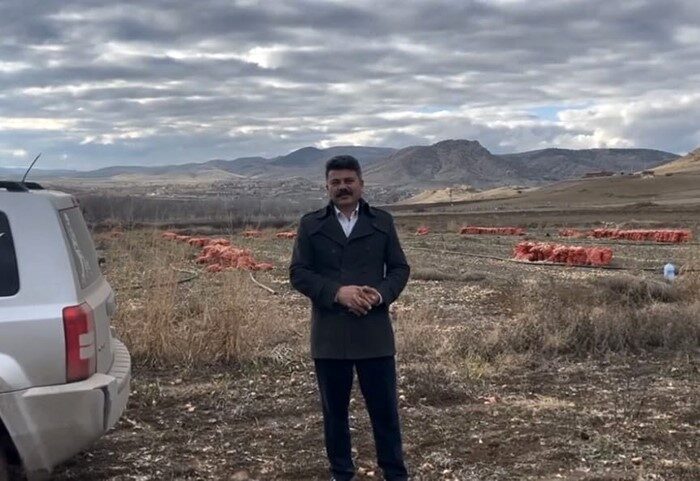 Yozgat’ın Aydıncık ilçesinde patateslerini kazandırmadığı gerekçesiyle sokağa döken CHP İlçe