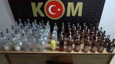 Adapazarı ilçesinde gerçekleştirilen kaçakçılık operasyonunda, Sakarya polisi tarafından 59 yaşındaki