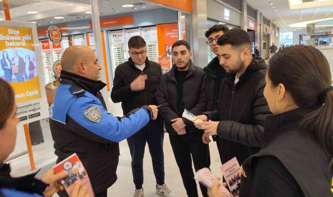 Afyonkarahisar’da yerel polis ekipleri, vatandaşları hırsızlık ve telefon dolandırıcılığı konularında