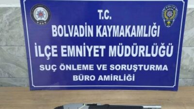 Afyonkarahisar’da polis tarafından yapılan kontrollerde 7 bin 685 kişinin kimlik