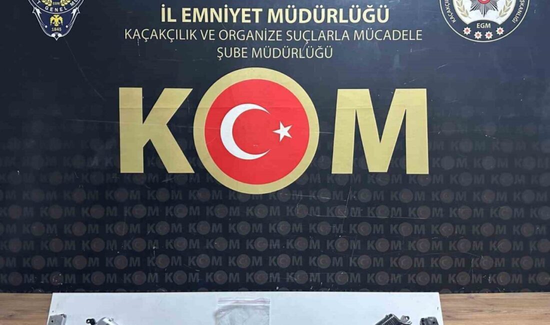 Sakarya’nın Adapazarı ilçesinde gerçekleştirilen dört ayrı operasyonda polis ekipleri toplamda