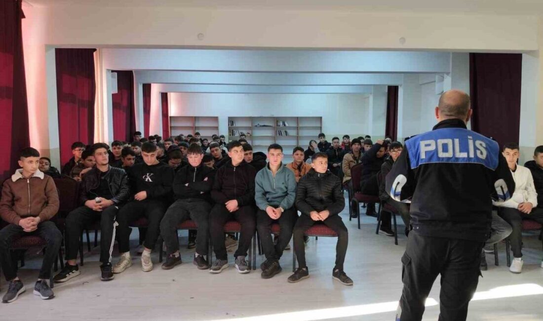 Afyonkarahisar’da polis ekipleri, çıraklık ve akşam sanatı okulu öğrencilerine çeşitli