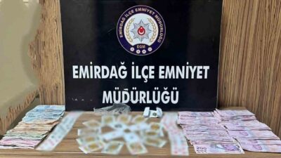 Afyonkarahisar’da polis, kumar oynatan bir iş yerine düzenlediği baskında 6