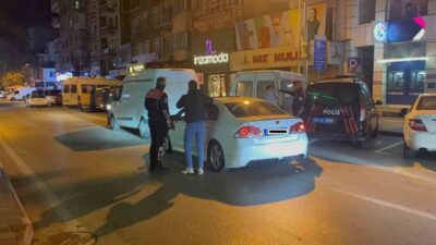 Afyonkarahisar’da, polis ekipleri tarafından kentin çeşitli noktalarında ‘şok’ uygulaması gerçekleştirildi.
