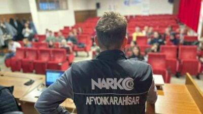 Afyonkarahisar’da, polis ekipleri tarafından üniversite öğrencilerine uyuşturucu ile mücadele eğitimi
