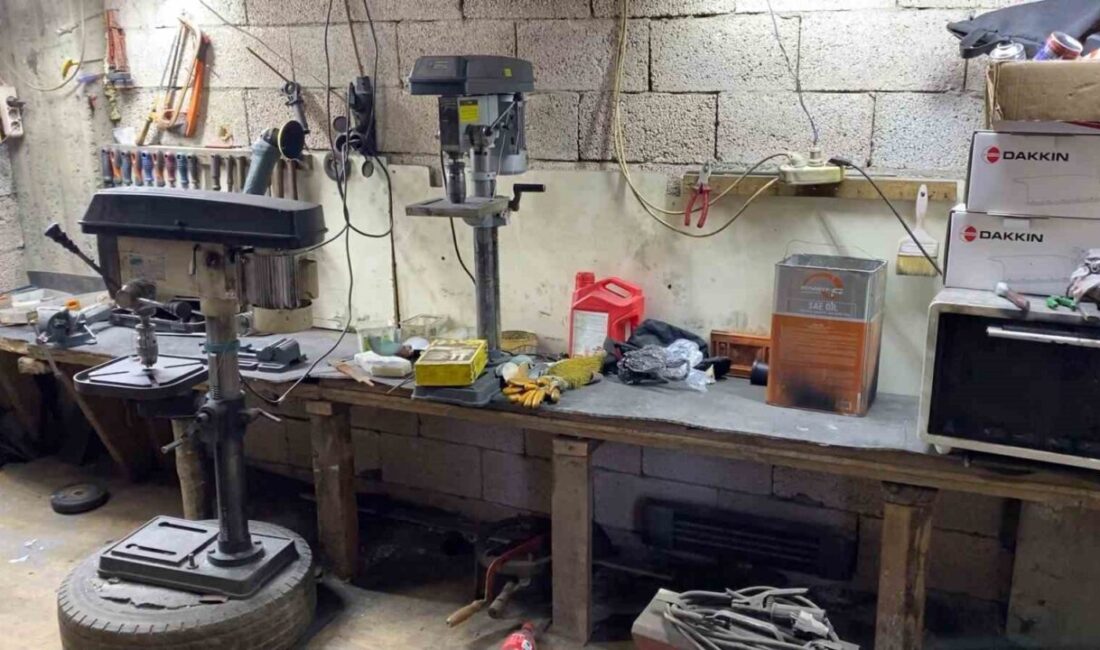 Rize’de gerçekleştirilen operasyonda, 3 kişiye ait ev, iş yeri ve