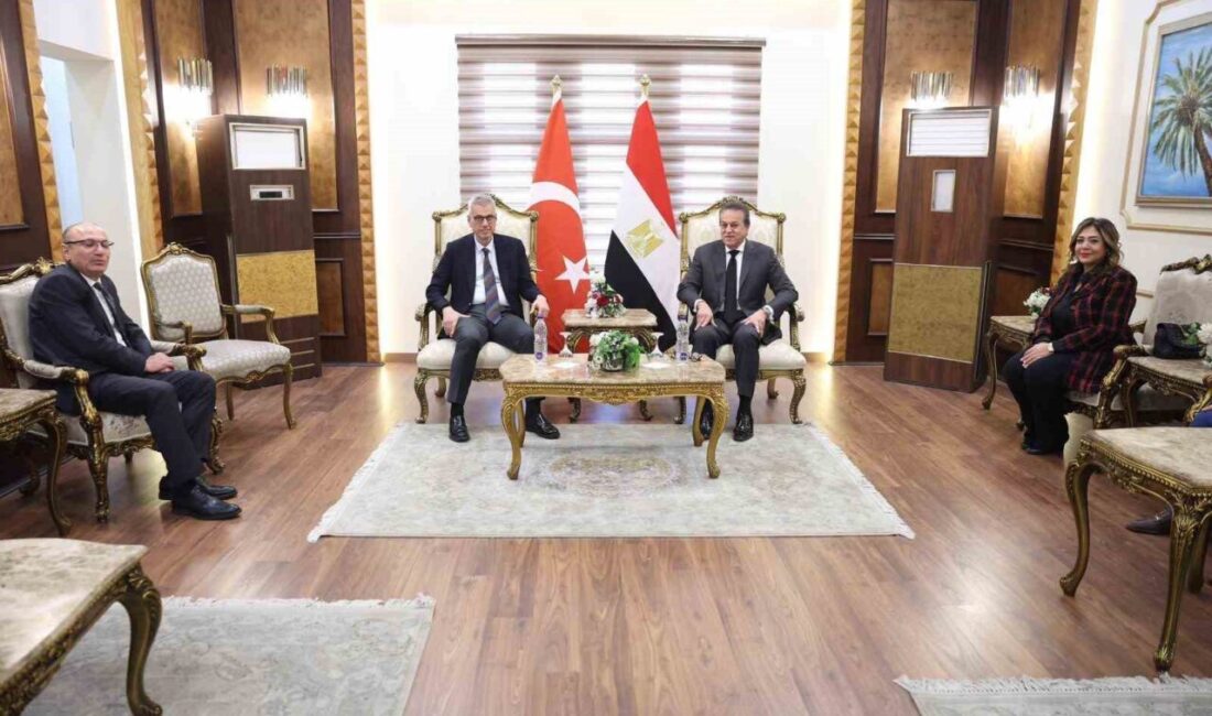 Sağlık Bakanı Kemal Memişoğlu, resmi bir ziyaret için Mısır’a gitti