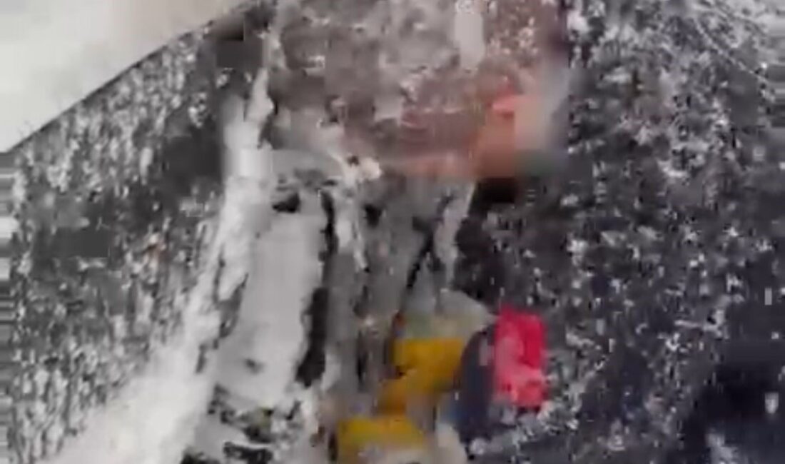 Mudurnu ilçesine bağlı Taşkesti beldesinde şiddetli kar yağışı sebebiyle mahsur