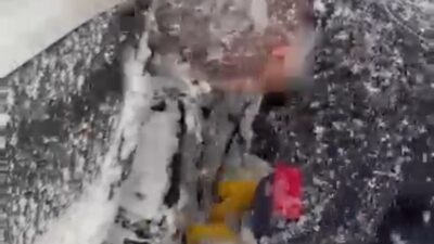 Mudurnu ilçesine bağlı Taşkesti beldesinde şiddetli kar yağışı sebebiyle mahsur