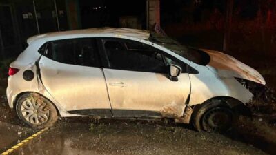 Sakarya’nın Kaynarca ilçesinde meydana gelen trafik kazasında, bir otomobil kontrolden