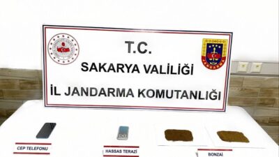 Sakarya’nın Karasu ilçesinde düzenlenen bir operasyonda uyuşturucu bulundurduğu şüphesiyle gözaltına