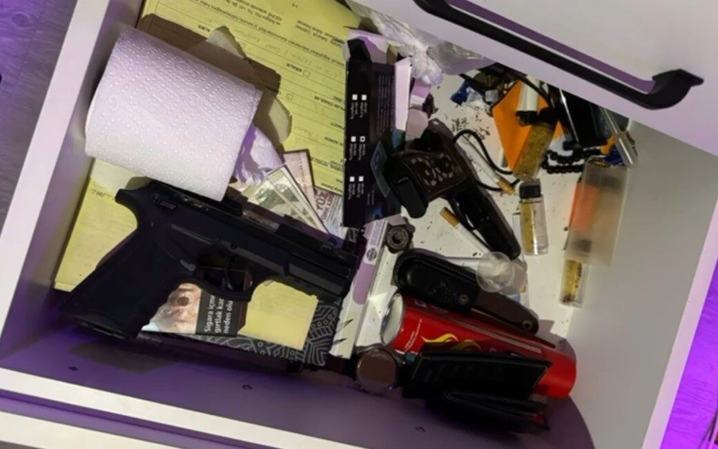 Sakarya’nın farklı ilçelerinde, 11 kilogram esrarın ele geçirilmesiyle sonuçlanan bir