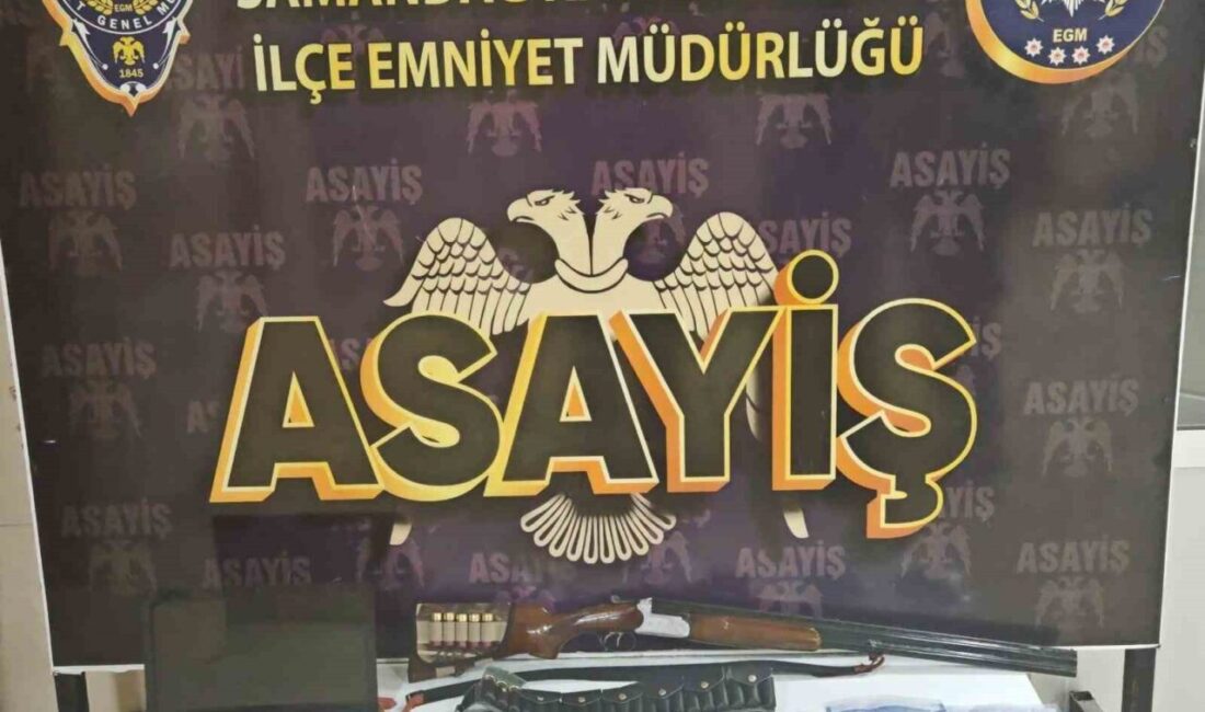Samandağ ilçesinde gerçekleştirilen operasyonda ruhsatsız silah, uyuşturucu madde ve dijital