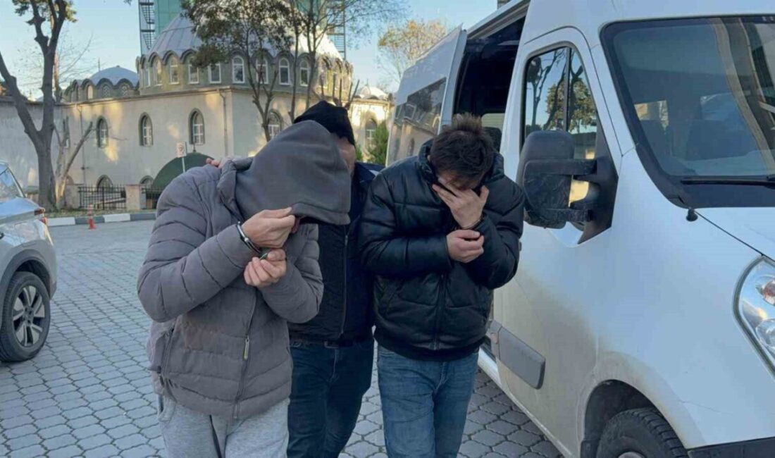 Samsun’un Atakum ilçesinde gerçekleştirilen narkotik ekipleri operasyonlarında, çeşitli adreslerde yapılan