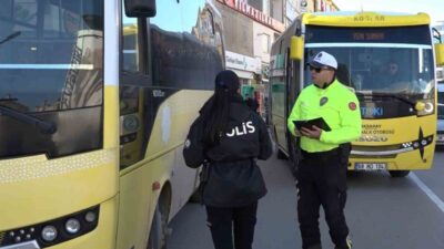 Aksaray’da, şehir içi ulaşımı sağlayan minibüsler sürekli olarak polis ekipleri
