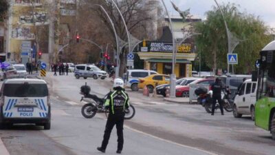 İzmit ilçesinde, bir kişi bugün öğleden sonra bir taksi durağında