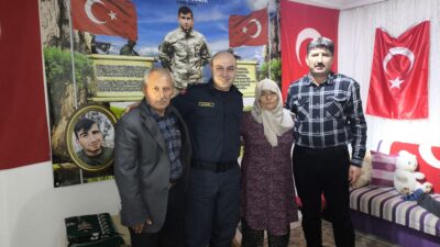 Gündoğdu Köyü’nde, Şehit Doğanay Çelik’in annesi Dilber Çelik ziyaret edildi.