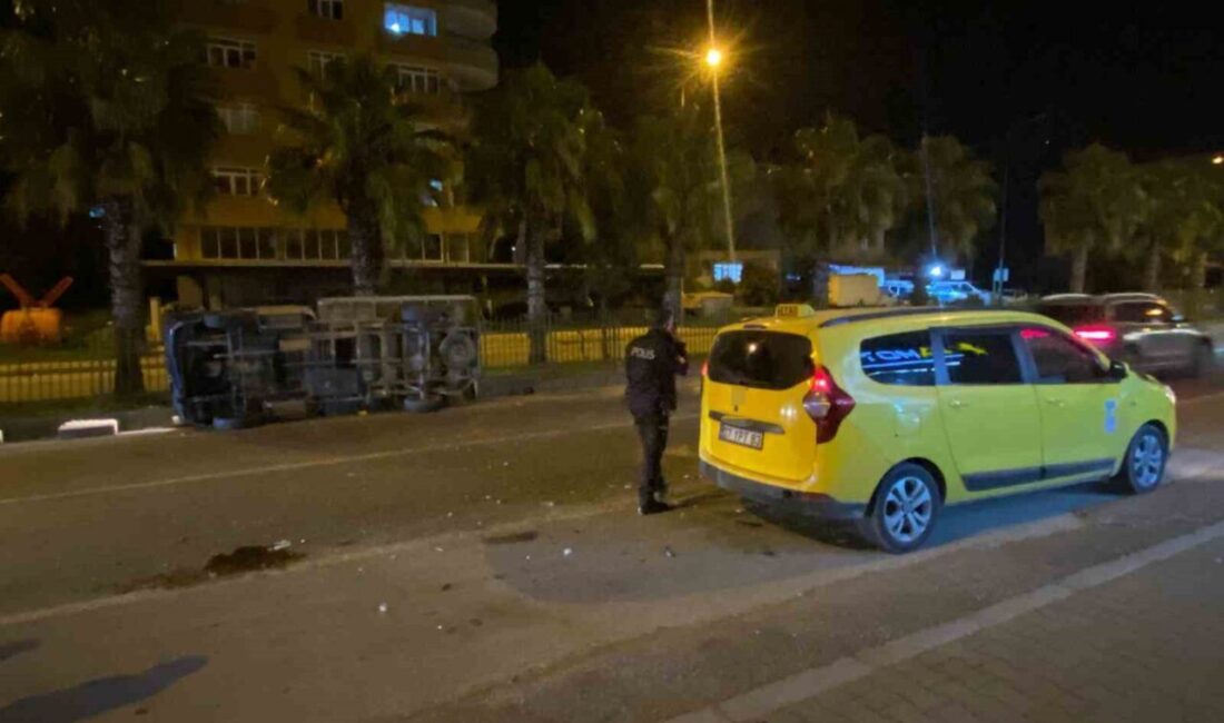 Antalya’nın Serik ilçesinde meydana gelen trafik kazasında ticari taksi ile