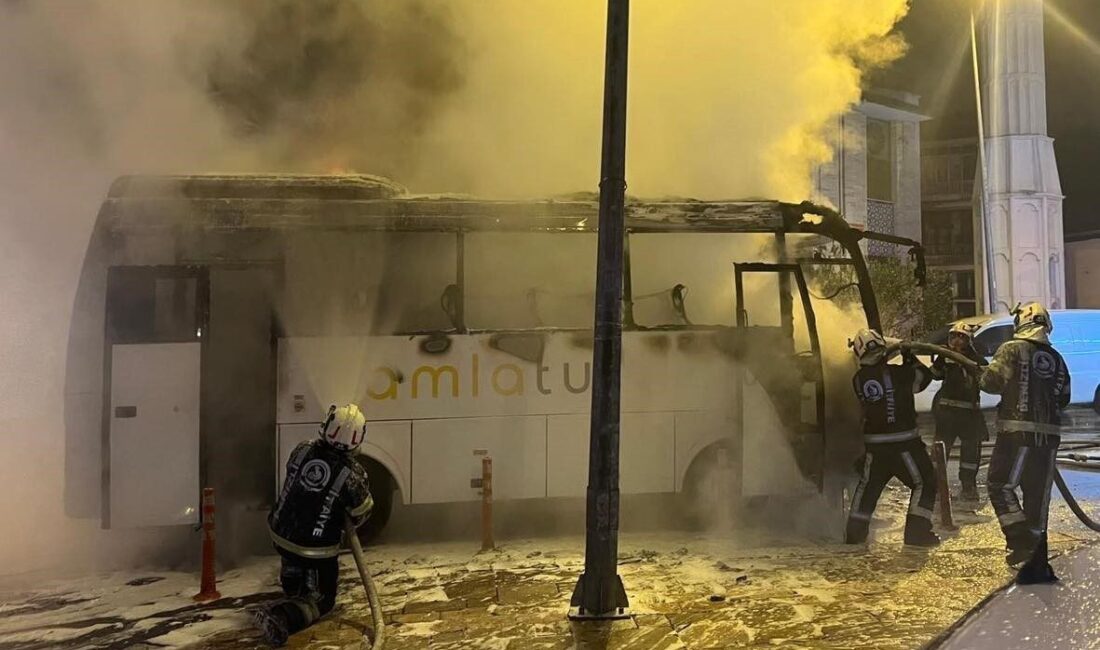 Denizli’daki bir fabrikada çalışan işçileri taşıyan servis şoförü, dikkati sayesinde
