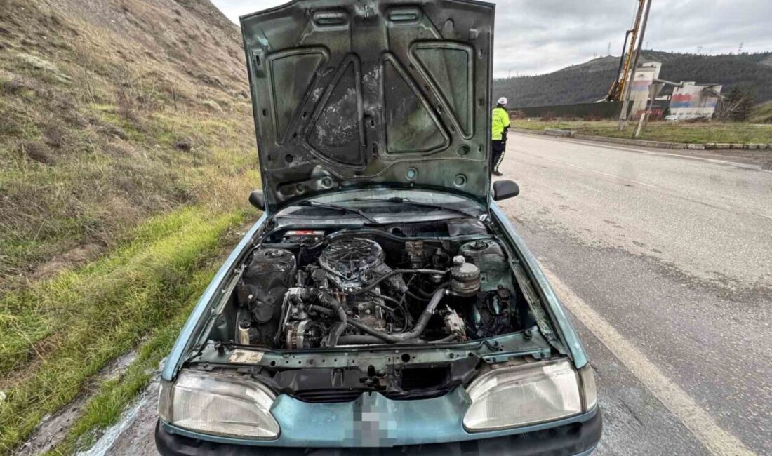 Karabük’te bir aracın motor kısmında çıkan yangın, itfaiye ekiplerinin müdahalesiyle