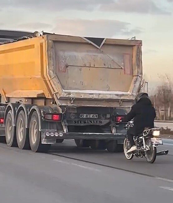 Konya’da yaşanan olayda, Büyükkayacık Mahallesi Ankara Caddesi’nde seyir halindeki bir