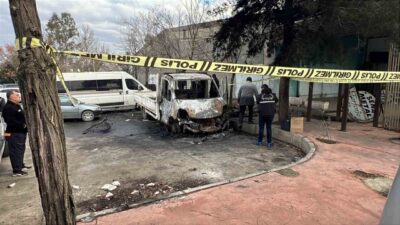 Manisa’nın Yunusemre ilçesinde bir araç yangınında hayatını kaybeden bir erkek