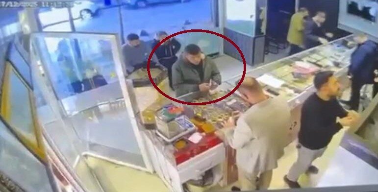Siirt’te yaşanan olayda, 2 çocuk annesi Gülhan Börülce’nin evinde bıçaklanarak