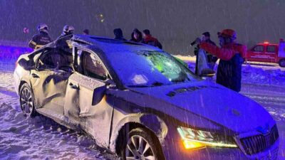 Siirt’te kar küreme aracı ile bir otomobilin çarpışması sonucu meydana