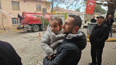 Sındırgı, Balıkesir ilçesinde 27 Ekim Depremi sonrasında ağır hasar alan