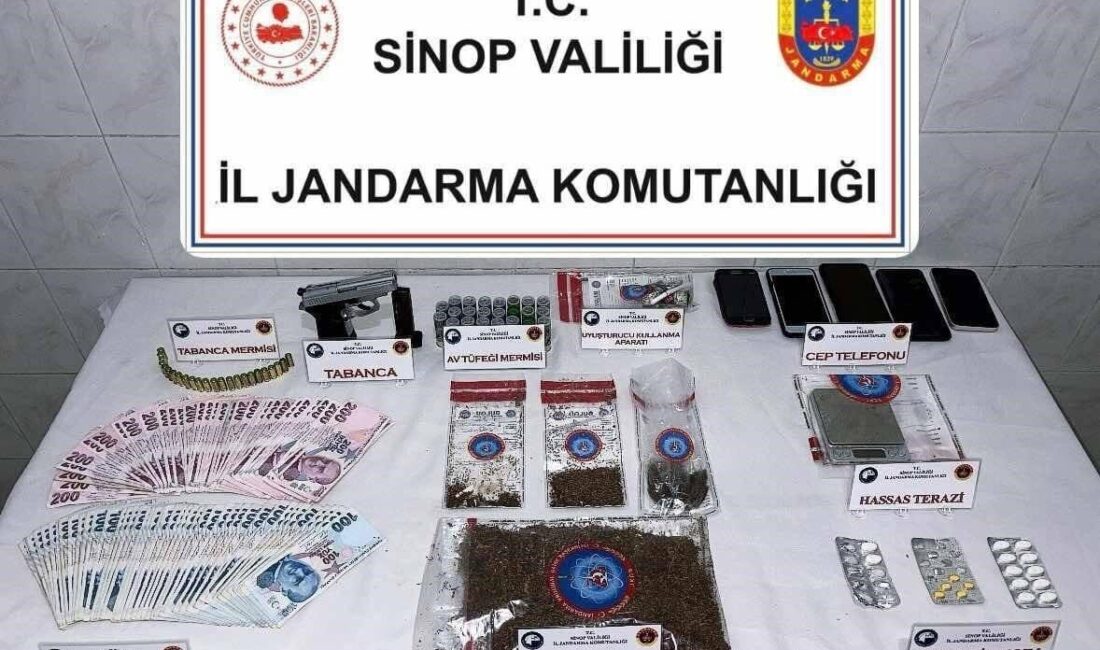 Sinop İl Jandarma Komutanlığı’nın Durağan ilçesinde gerçekleştirdiği operasyonda uyuşturucu madde