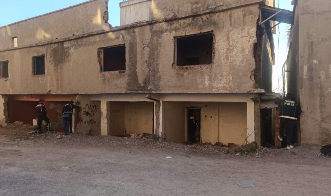Şırnak İl Emniyet Müdürlüğü ekipleri, uyuşturucuyla mücadele için kent genelinde