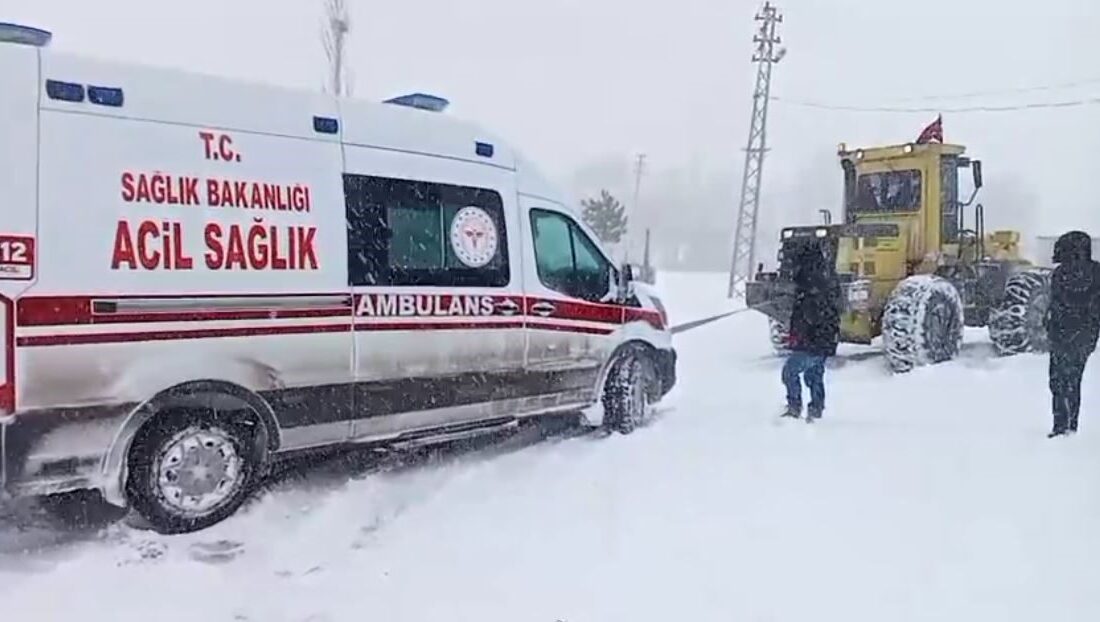 Sivas’ta yer alan bir köyde rahatsızlanan hamile bir kadına ulaşmak