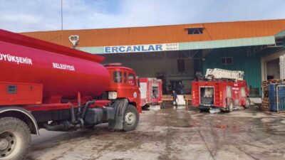 Antalya’da, Kepez ilçesinde bir soğuk hava deposunda meydana gelen yangın