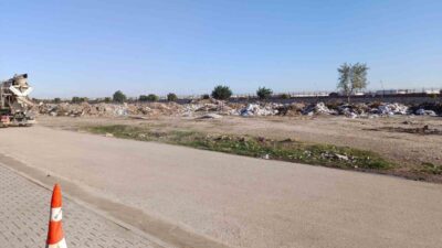 Adana, bugün sabah saatlerinde şok edici bir cinayete sahne oldu.