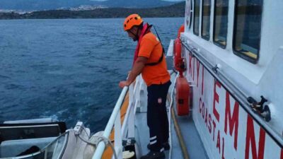 Bodrum ilçesi açıklarında su alan ve içinde bir kişi bulunan