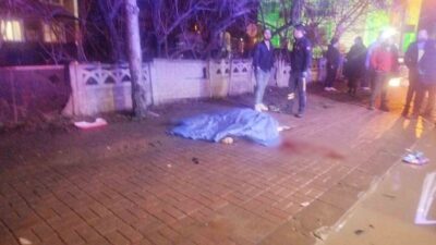 Denizli’de, yağışlı bir havada gerçekleşen trajik bir olayda, hızla ilerleyen