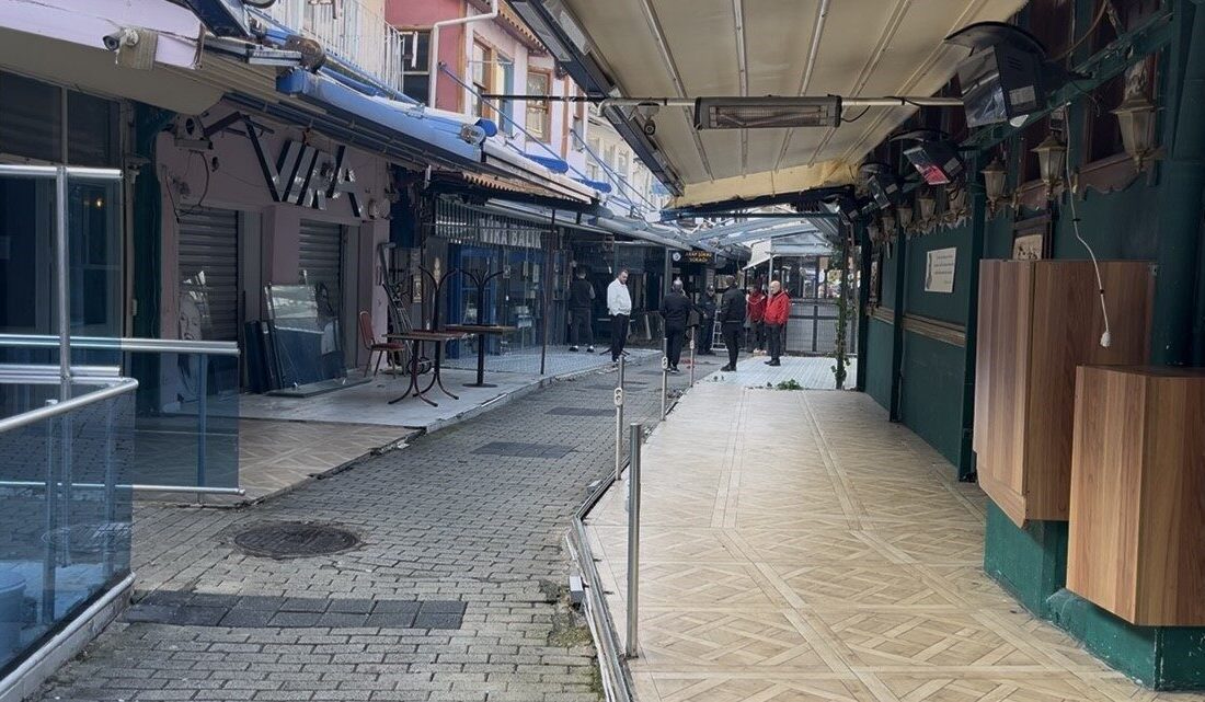 Bursa’nın tarihi Arap Şükrü Sokağı, İstanbul’un Çiçek Pasajı’na rakip olarak
