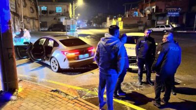 Tarsus ilçesinde meydana gelen trafik kazasında 2 kişi yaralandı. Kazanın,