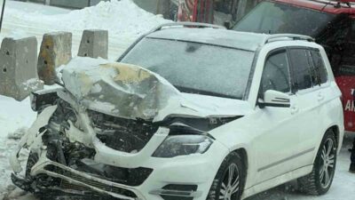 Tatvan Belediye Başkanı Mümin Erol’un makam aracının karıştığı trafik kazasında
