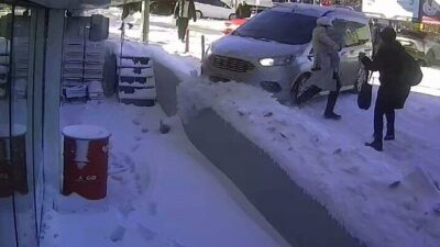 Bitlis’in Tatvan ilçesinde meydana gelen bir olayda, kar yağışının ardından