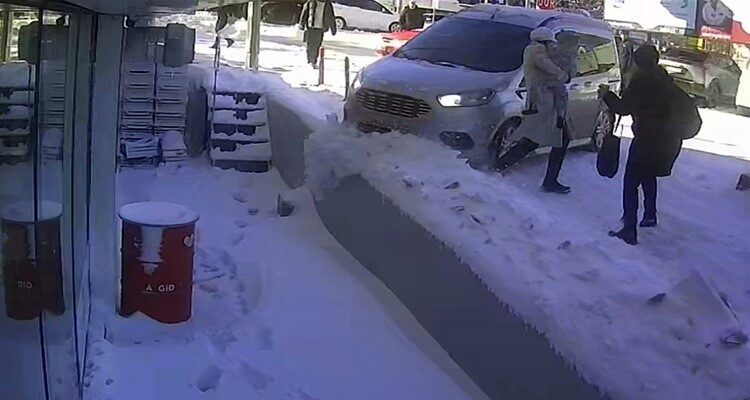 Bitlis’in Tatvan ilçesinde meydana gelen bir olayda, kar yağışının ardından