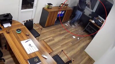 Ünye ilçesindeki bir olayda, bir kişi, arkadaşının iş yerinde kartonpiyer